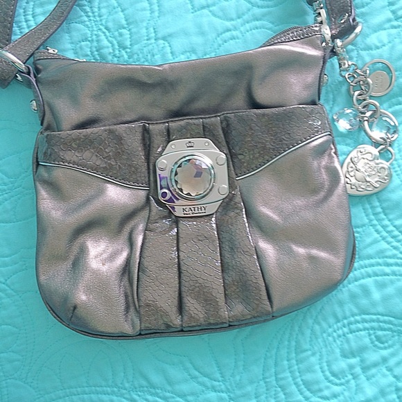 Kathy Van Zeeland Crossbody Bronze  Bag Heart NWOT - Picture 2 of 8